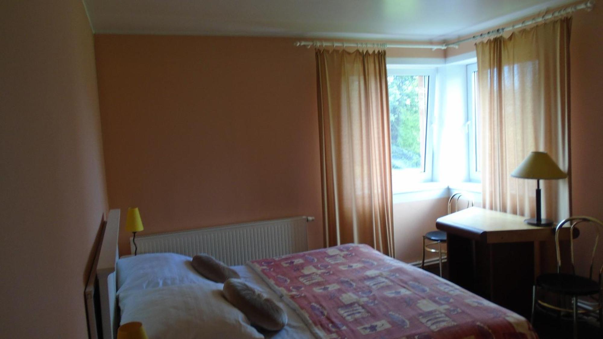 Hotel Getliin Saku Стая снимка