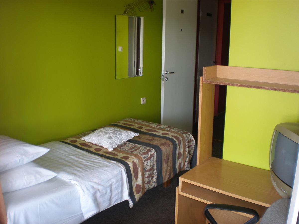 Hotel Getliin Saku Екстериор снимка