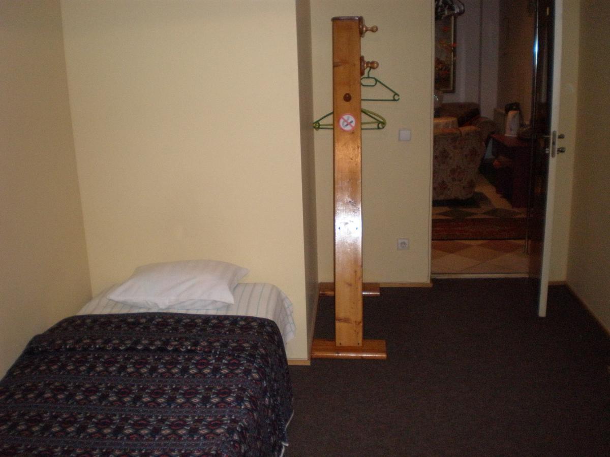 Hotel Getliin Saku Екстериор снимка